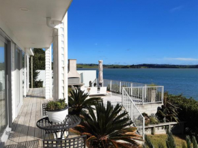 Once Upon a Tide, Auckland